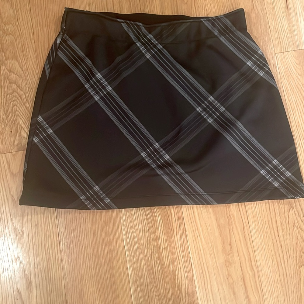 Dark Grey Plaid Athleta Skirt Size Medium
